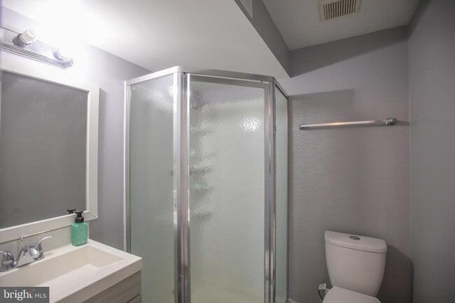 Building Photo - 12337 Chesterton Dr