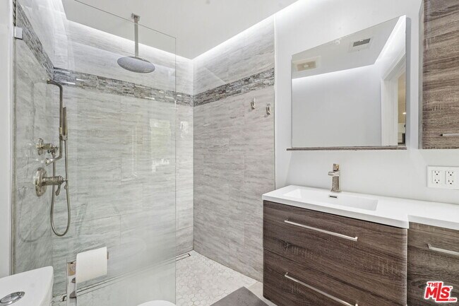 Building Photo - 29107 Hillrise Dr