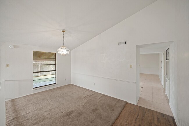 Building Photo - 15822 Danford Dr