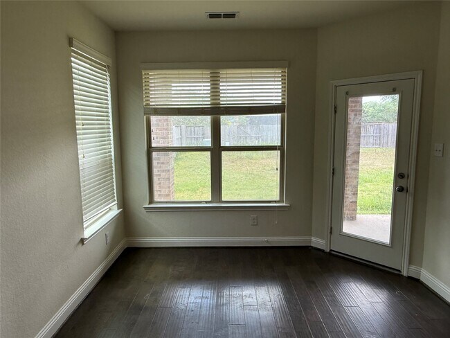 Building Photo - 6802 Tiger Trl