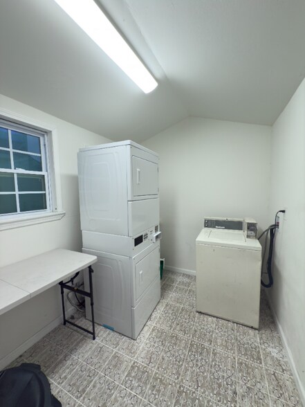 Building Photo - 2515 Erato St