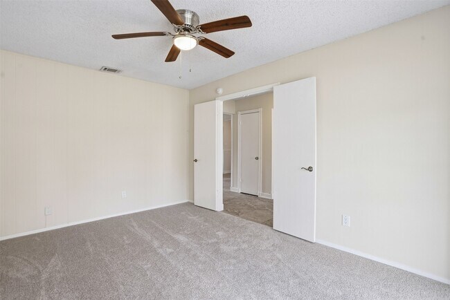 Building Photo - 3918 Wintergreen Dr