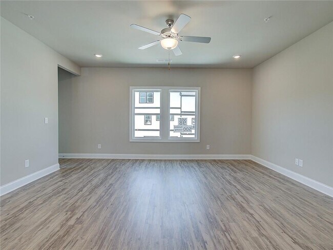 Building Photo - 1095 Knoxboro Ln