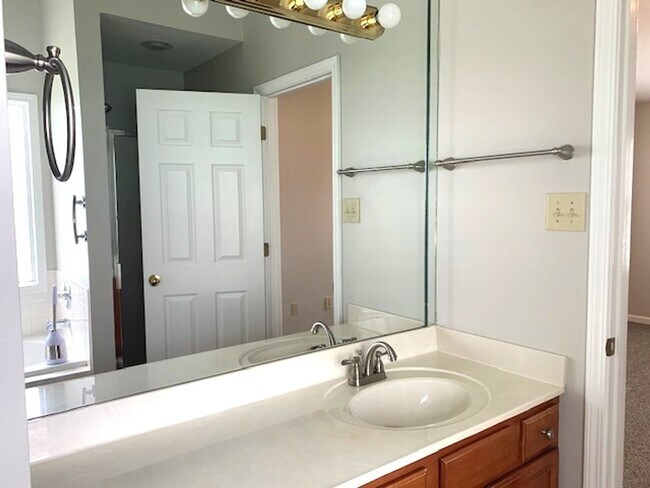 Building Photo - Canterfield Ranch Home      250721