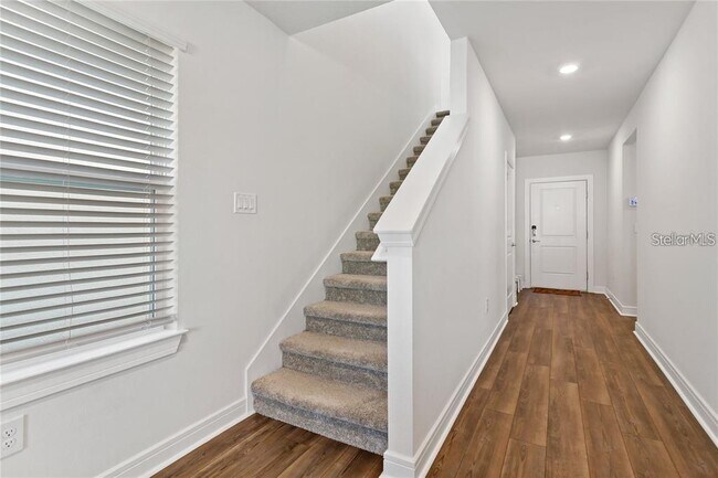 Building Photo - 30555 Thunderbird Dr