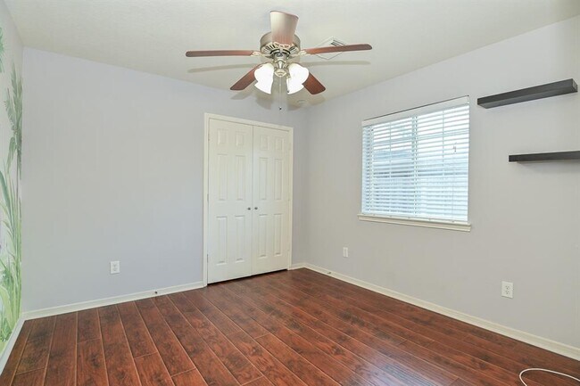 Building Photo - 7002 Bossut Dr
