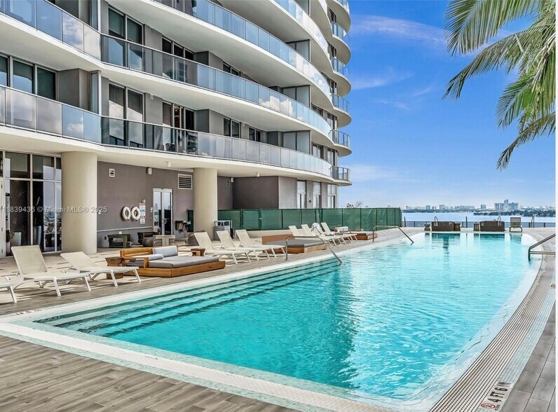 Building Photo - 488 NE 18th St