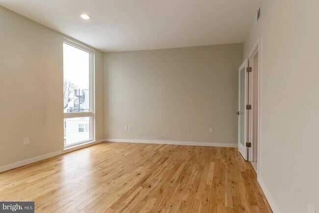 Building Photo - 1317 Frankford Ave