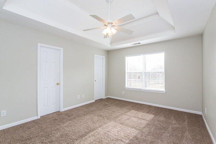 Building Photo - 3704 Lower Creek Dr