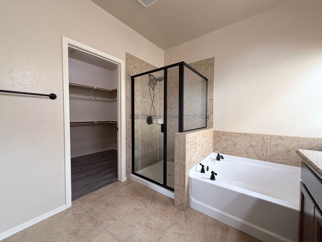 Building Photo - 3BR/2BA/2.5CG, 1861 sq.ft. rental in Sierra Vista, AZ