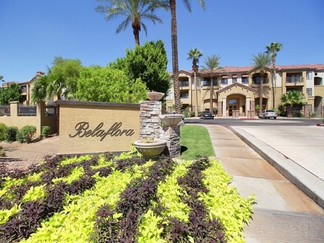 Building Photo - 5302 E Van Buren St