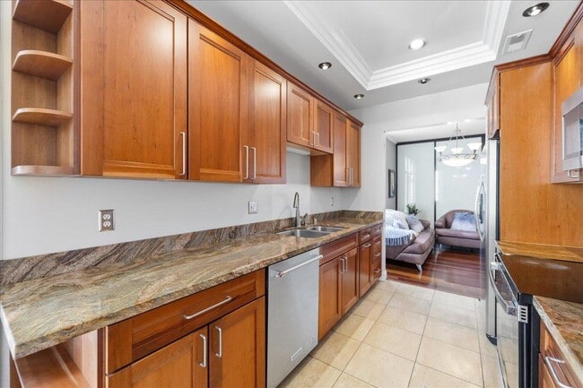 Building Photo - 11 Hayward Ave