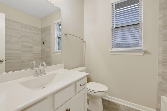 Building Photo - 7011 Winterberry Gln Ln