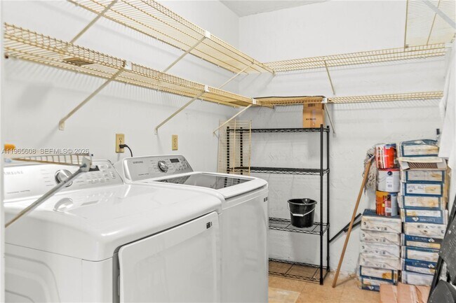 Building Photo - 481 Ives Dairy Rd