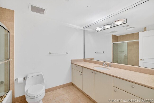Building Photo - 2100 N Ocean Blvd