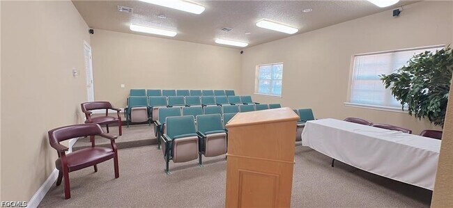 Building Photo - 11540 Villa Grand