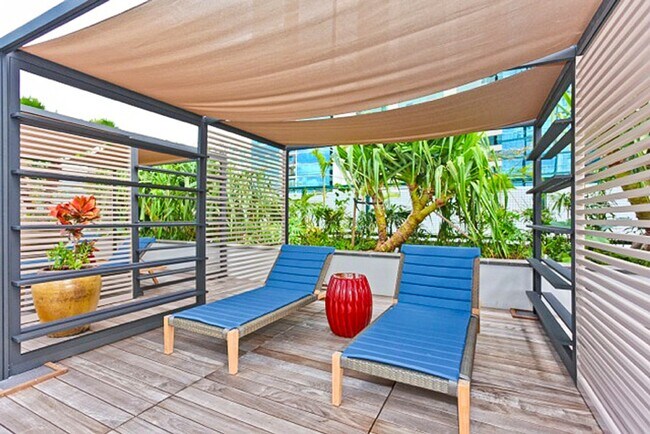 Building Photo - Luxurious Convenience in the Heart of Honolulu - Waihonua 2904