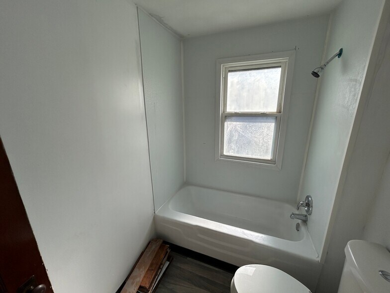 Building Photo - 11220 Primrose Ave