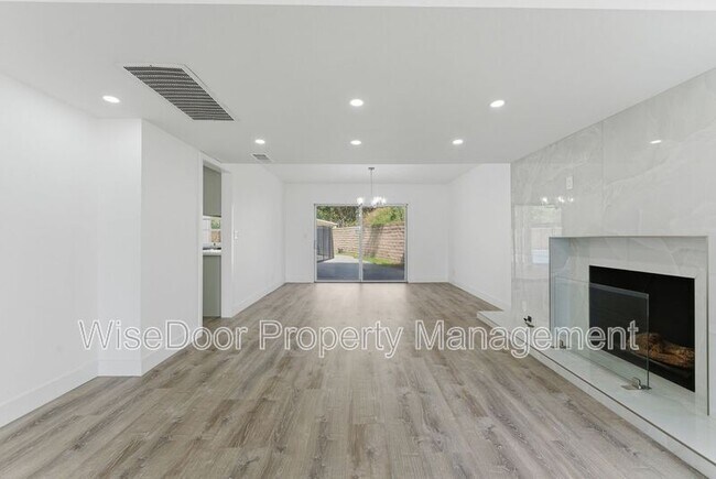 Building Photo - 1500 Aldea Dr