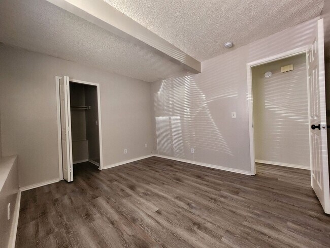 Building Photo - 1835 Zebulon Dr