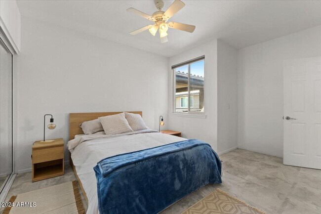Building Photo - 7009 E Acoma Dr