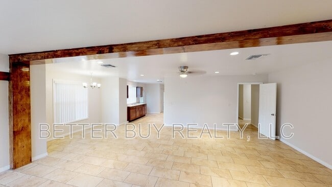 Building Photo - 300 N Church St