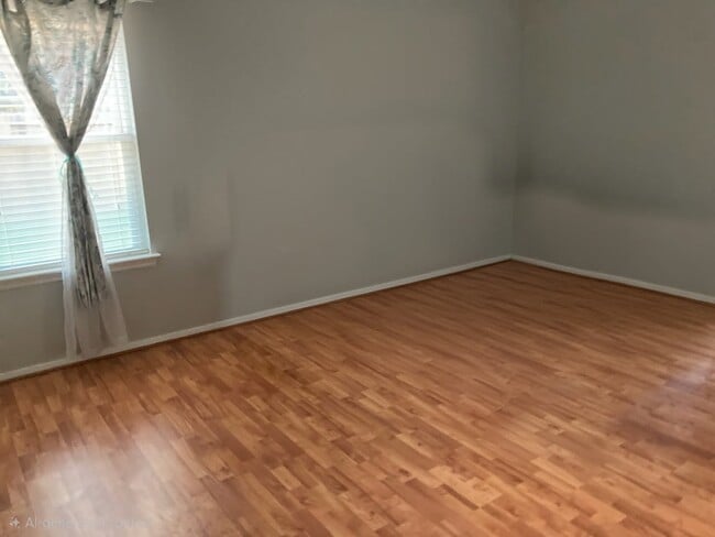 Building Photo - 3002 Avanti Ct