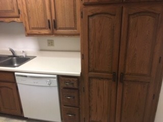 Dishwasher and good cabinets - 2137 Versailles Village Pl