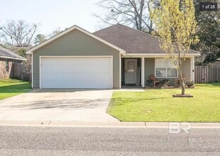 Building Photo - 14611 Silveroaks Loop