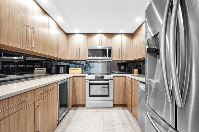 Building Photo - 5151 Collins Ave