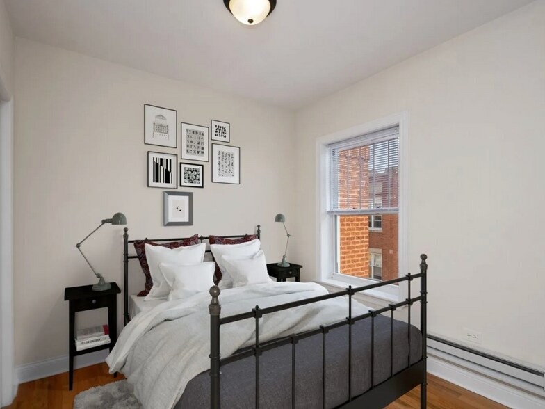 Building Photo - 951 W Cornelia Ave