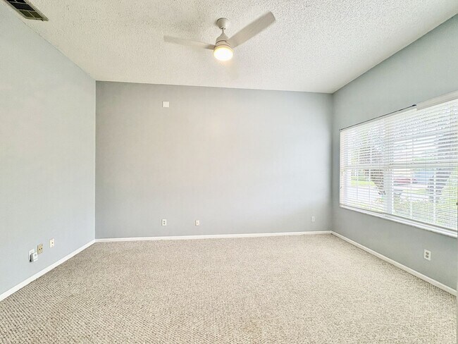 Building Photo - 4/3.5 Home at Eagle Lending