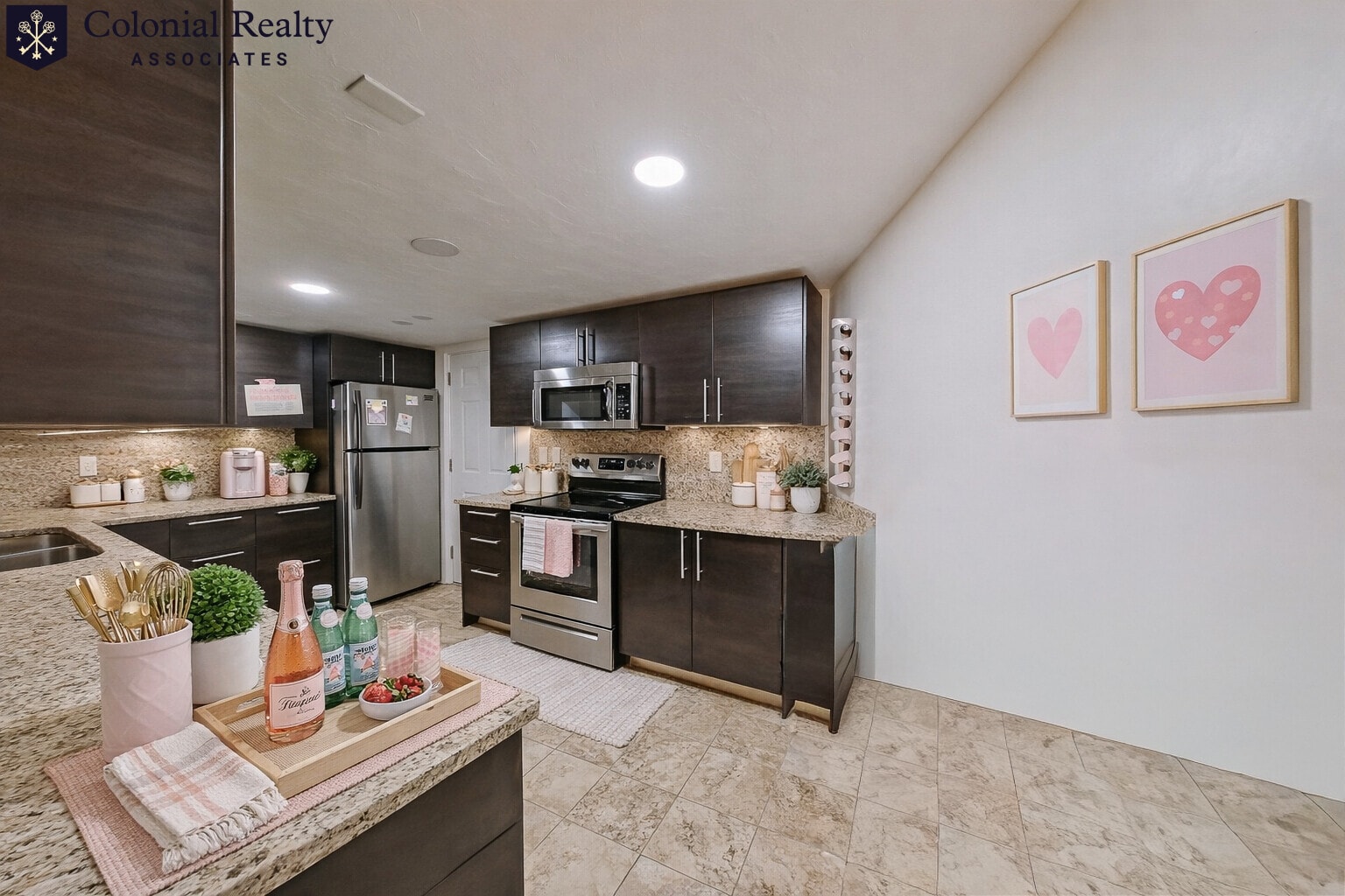 Building Photo - 73 Thatcher St