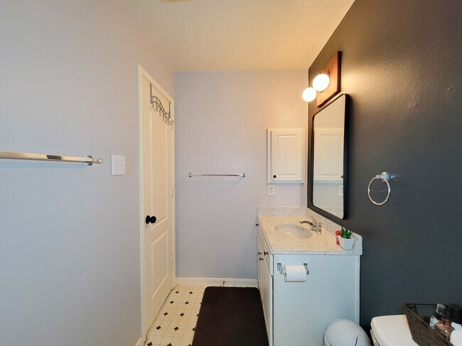 Building Photo - 11115 Brandon Gate