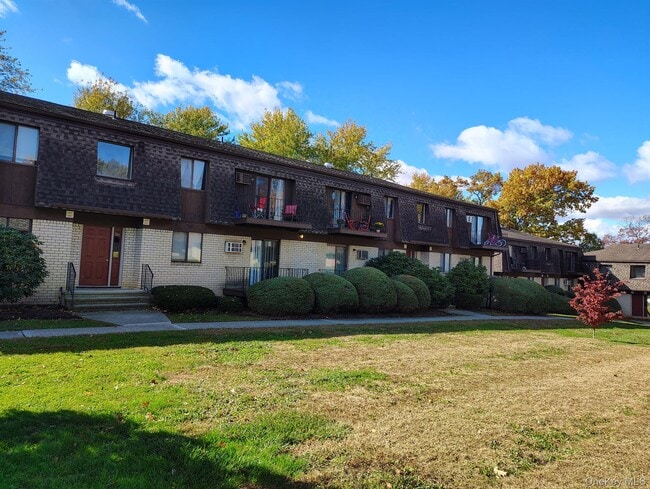 Building Photo - 1601 Cherry Hill Dr