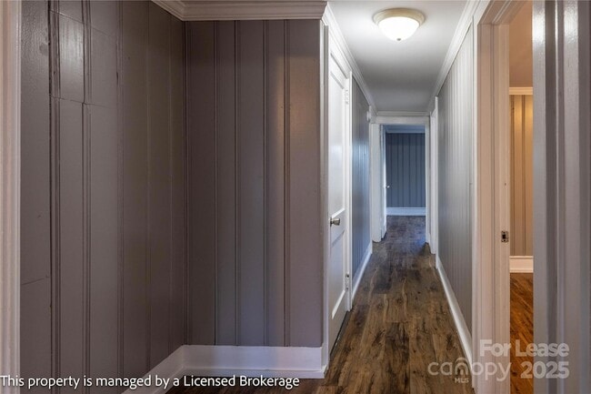 Building Photo - 757 S 5th St