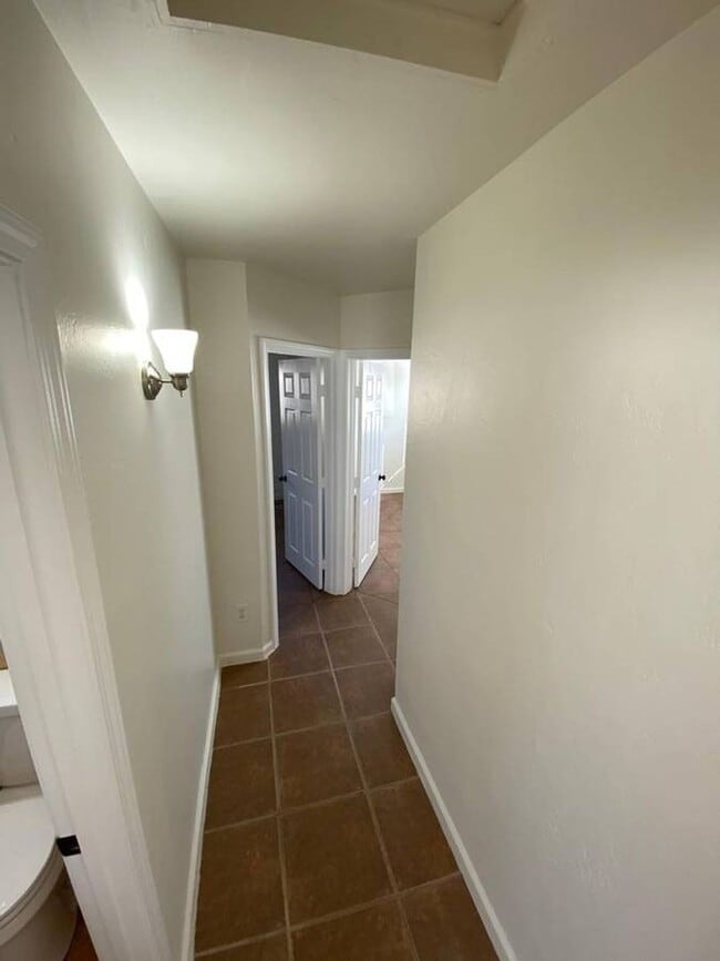 Building Photo - 2 Bedroom House- With Front & Back Yard