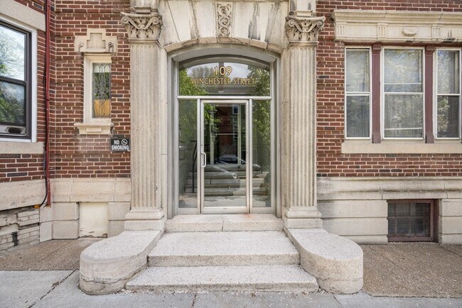Building Photo - 109 Winchester St