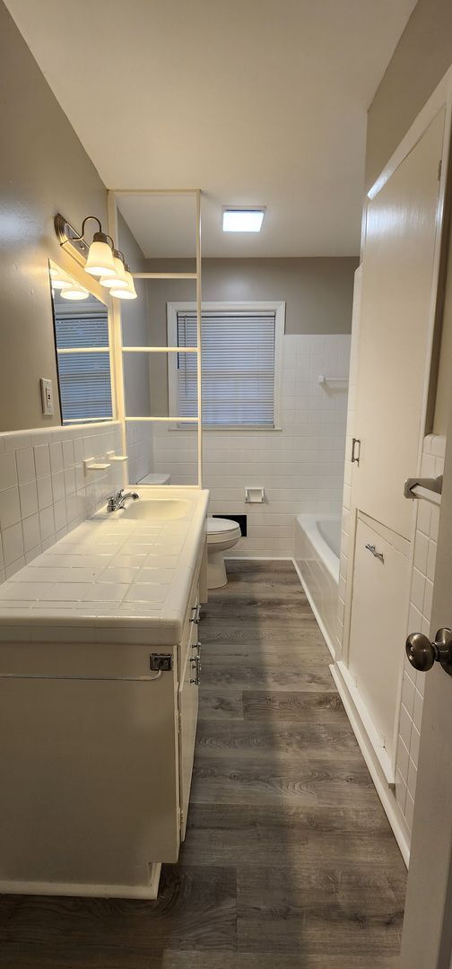 Building Photo - Charming Cul-de-Sac Home with Sunroom, Den...