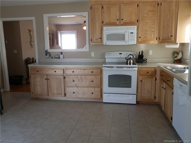 Building Photo - 123 Birdsey Ave