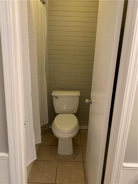 Building Photo - 1713 E Lindsey St