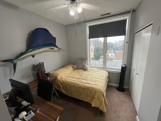 3rd floor bedroom - 1713 W Diversey Pky