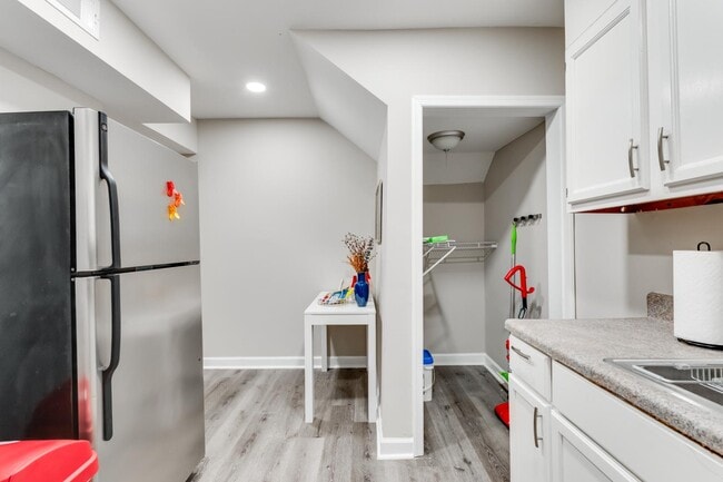 Building Photo - 407 N 3 1/2 Ave