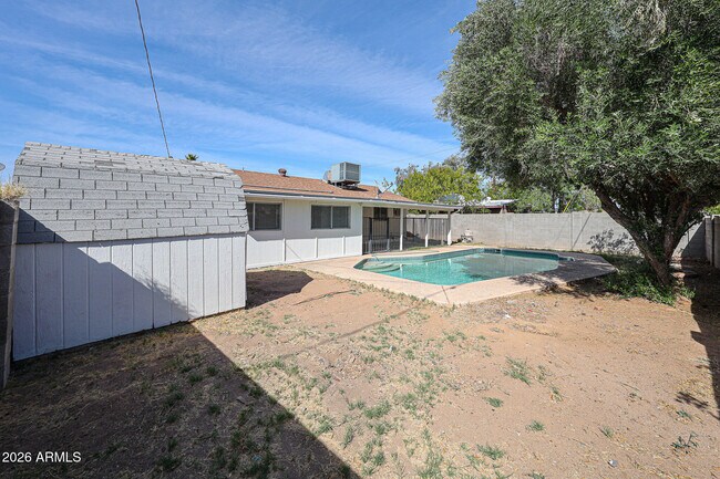Building Photo - 3119 W Country Gables Dr