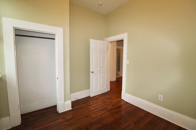Building Photo - 205 Newman Ave