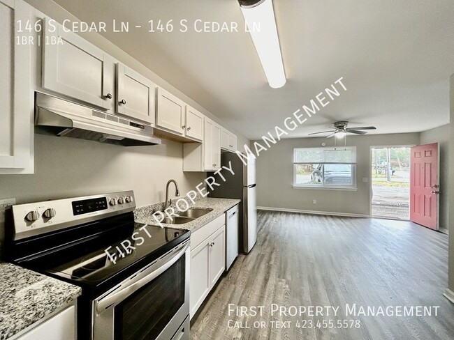 Building Photo - Free Month's Rent!:1Bed/1Bath APT in Ft O!...