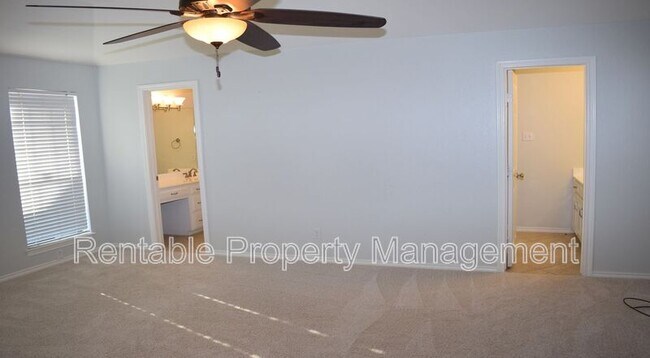 Building Photo - 3600 Ruidoso Dr