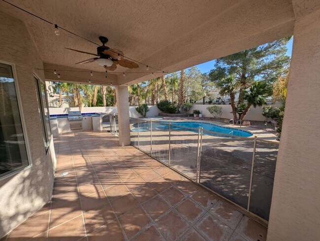 Building Photo - 8121 Riviera Beach Dr