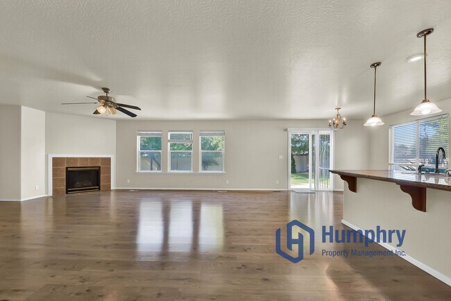 Building Photo - 3956 E Granger Dr