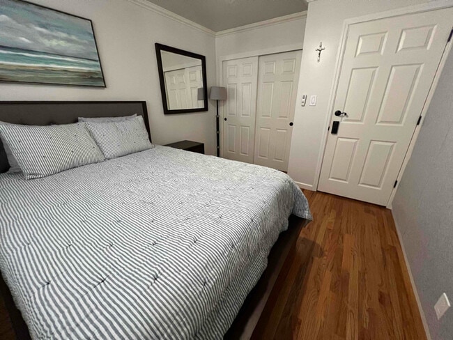 Building Photo - 5001 Whitney Ave